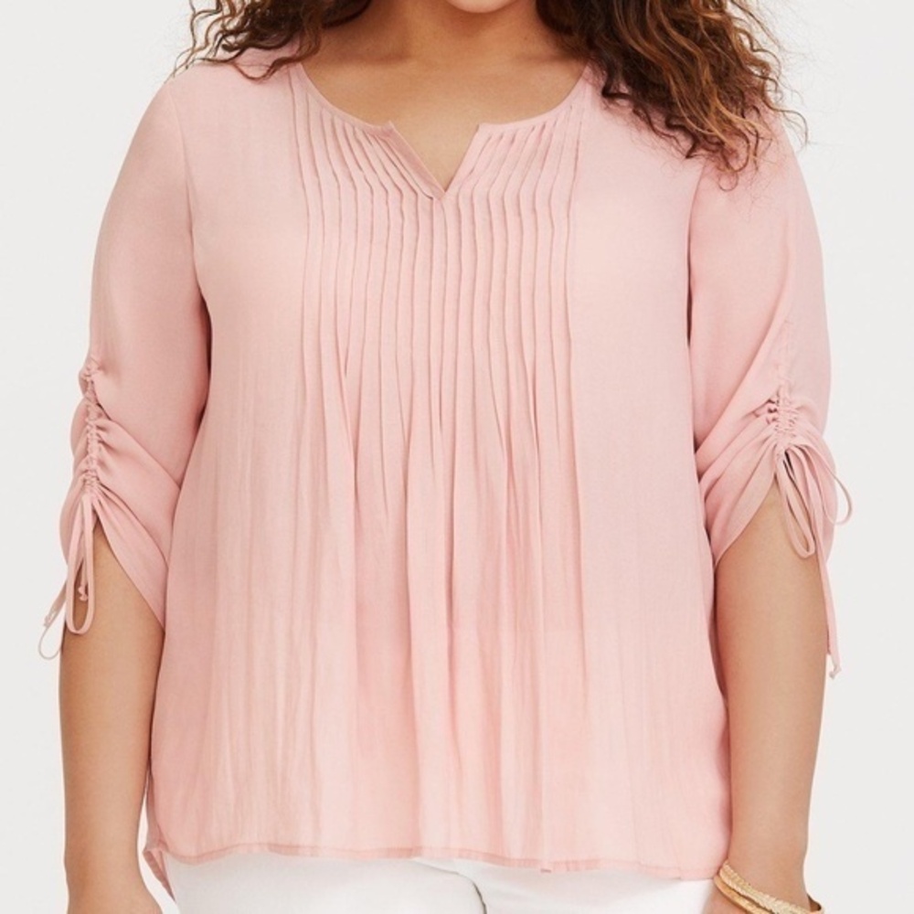 Torrid Womens Pink Pintuck Chiffon Blouse 3/4 Sleeve Split Neck Unlined Size 00(